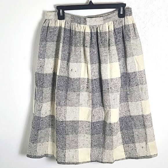 Gray & Beige Plaid Wool Skirt, Size 16 - Picture 1 of 6